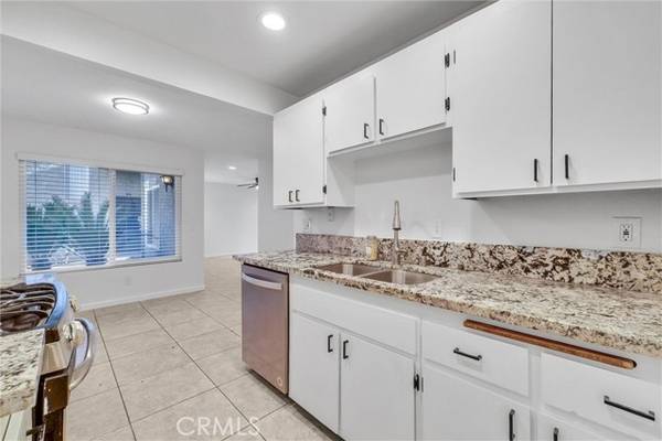 1310 Brentwood CIR B, Corona, CA 92882