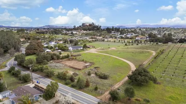 3270 Olive Hill Rd, Fallbrook, CA 92028