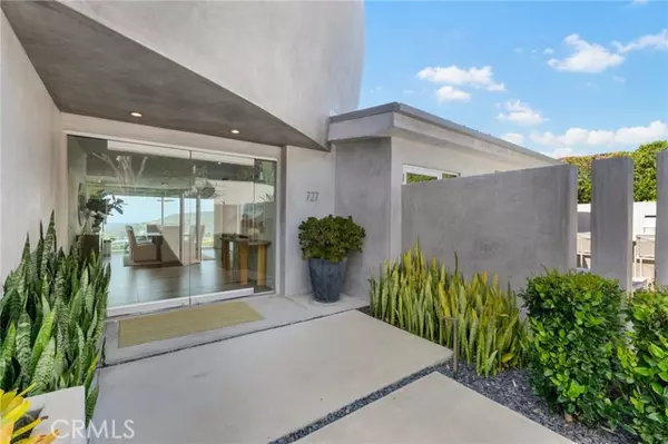 Laguna Beach, CA 92651,727 Bayview PL