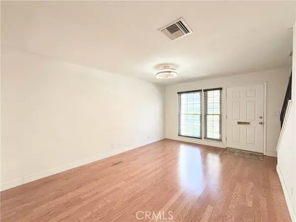 Woodland Hills, CA 91367,22131 Oxnard ST