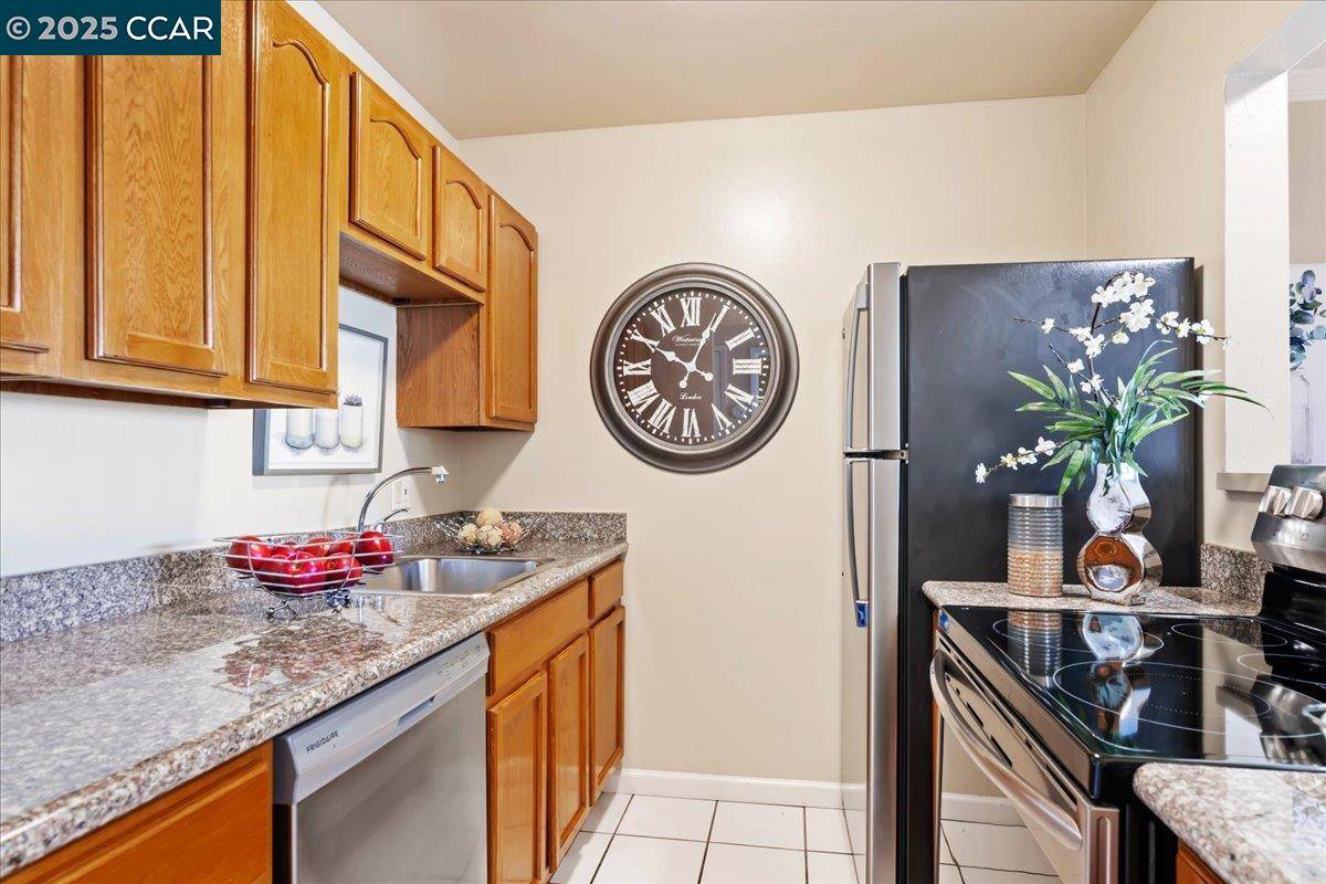 Walnut Creek, CA 94596,440 N Civic Dr 406