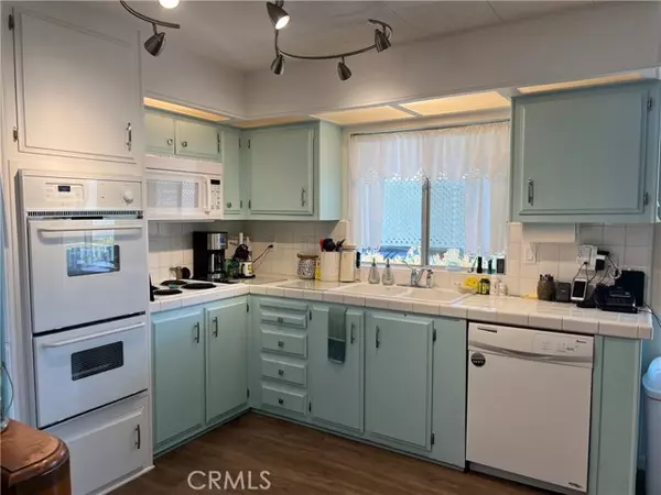 Irvine, CA 92618,14851 Jeffrey 334
