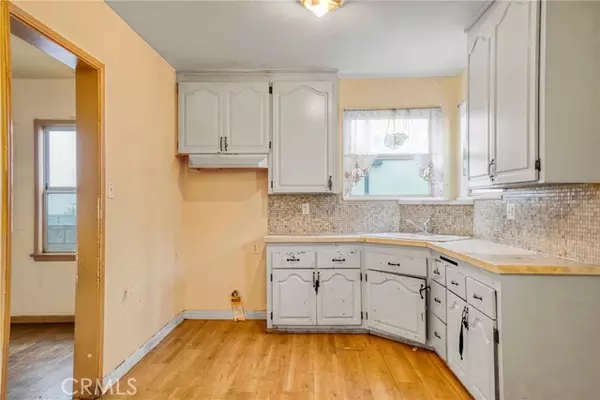 Los Angeles, CA 90059,10807 Compton AVE