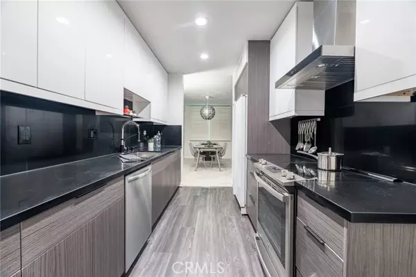 927 N Kings RD 212, West Hollywood, CA 90069