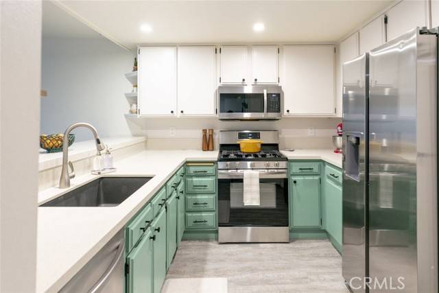 24837 Apple ST B, Newhall, CA 91321