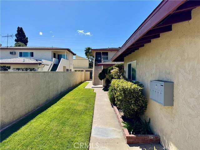 Anaheim, CA 92804,3212 W Cabot DR