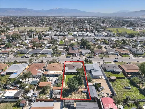 Bloomington, CA 92316,9842 Magnolia ST