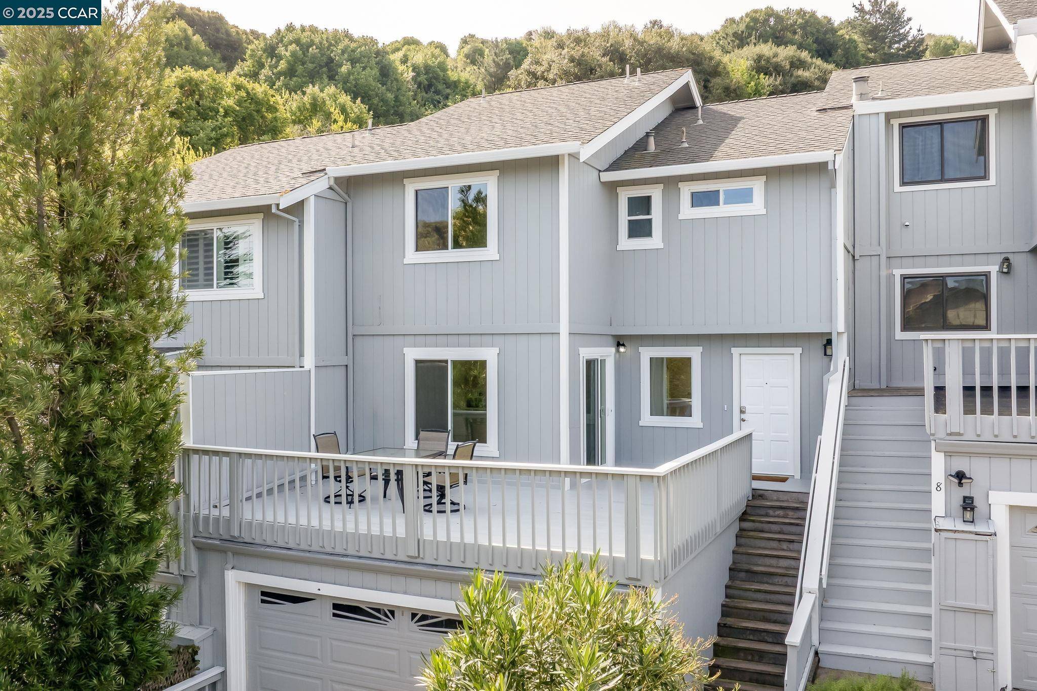 10 Dove Ln, Richmond, CA 94803-2828