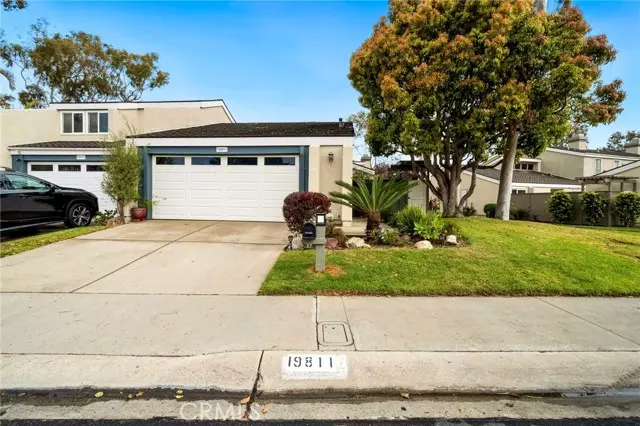 19811 Deep Harbor Dr, Huntington Beach, CA 92648