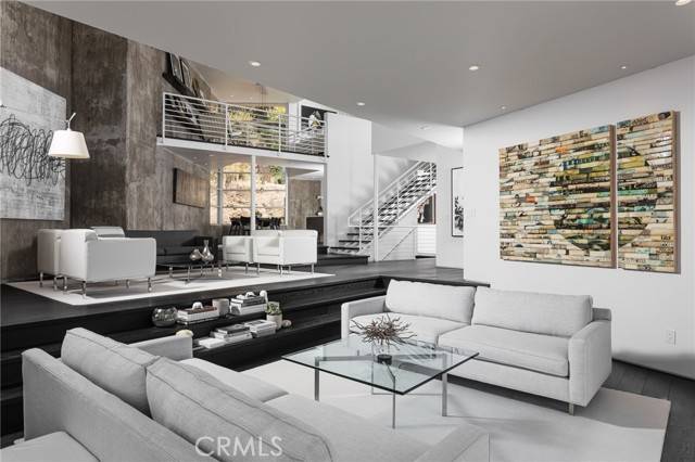 Laguna Beach, CA 92651,704 Nyes PL