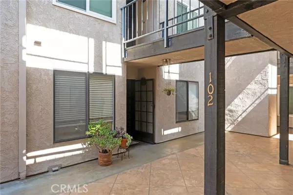 Long Beach, CA 90814,2032 E Bermuda ST 102