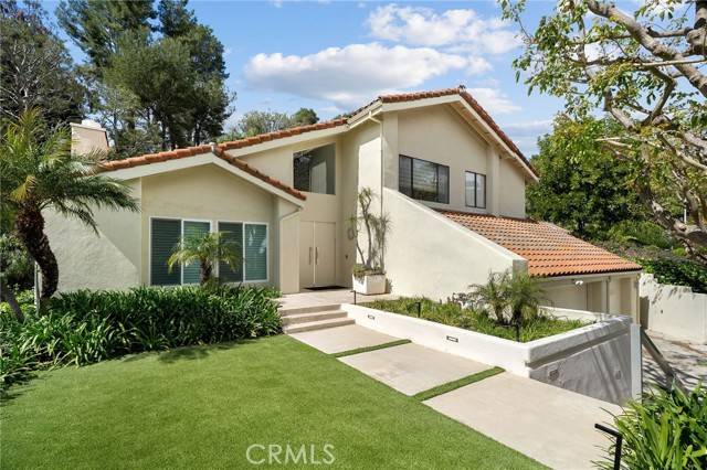 Los Angeles, CA 90077,2975 Tiffany CIR