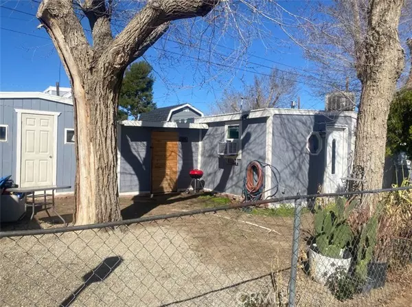 45446 7th ST 12, Lancaster, CA 93535