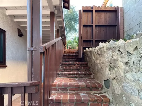 Los Angeles, CA 90042,238 Thorne ST