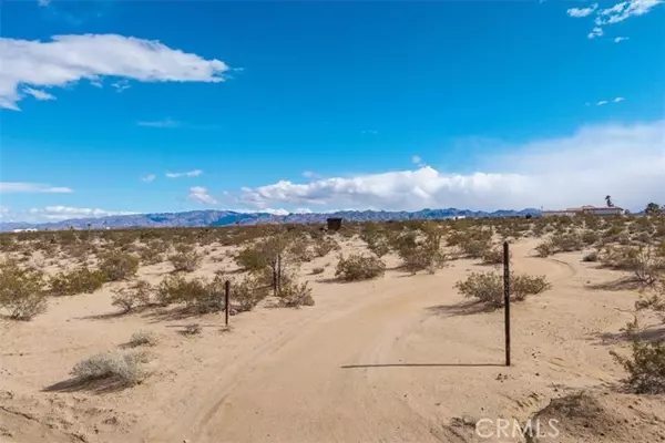 Joshua Tree, CA 92252,63323 La Brisa DR