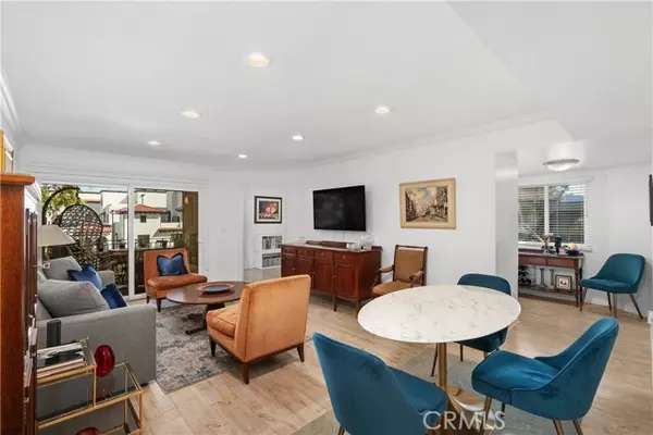 Sherman Oaks, CA 91423,5009 Woodman AVE 314