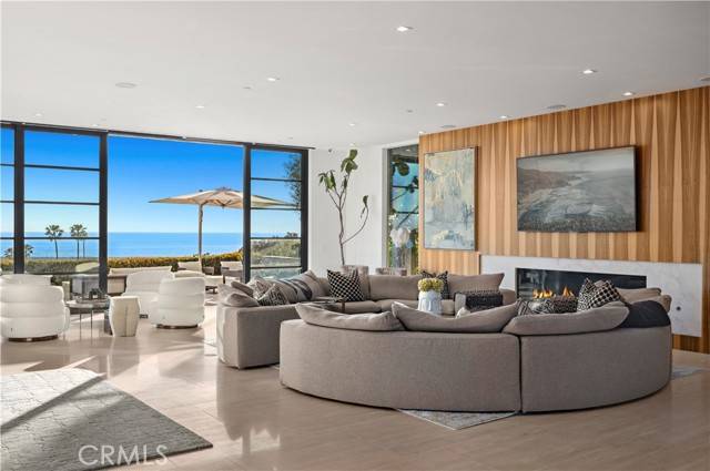 Corona Del Mar, CA 92625,2914 Ocean BLD