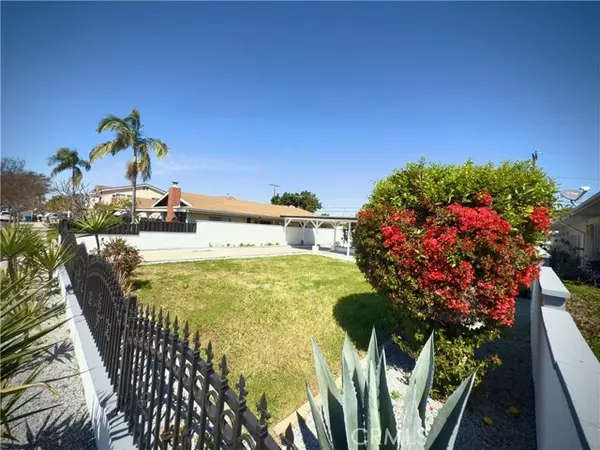 Downey, CA 90242,8231 Comolette ST