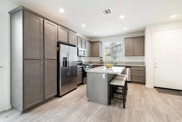 342 Fuerte DR, Santa Paula, CA 93060