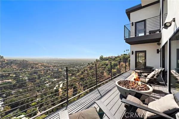 Los Angeles, CA 90046,8179 Mannix DR