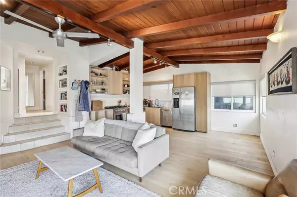 Manhattan Beach, CA 90266,225 9th ST