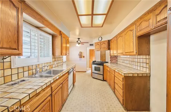 Woodland Hills, CA 91364,4723 Conejo AVE