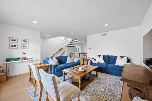 Corona Del Mar, CA 92625,602 Marguerite AVE