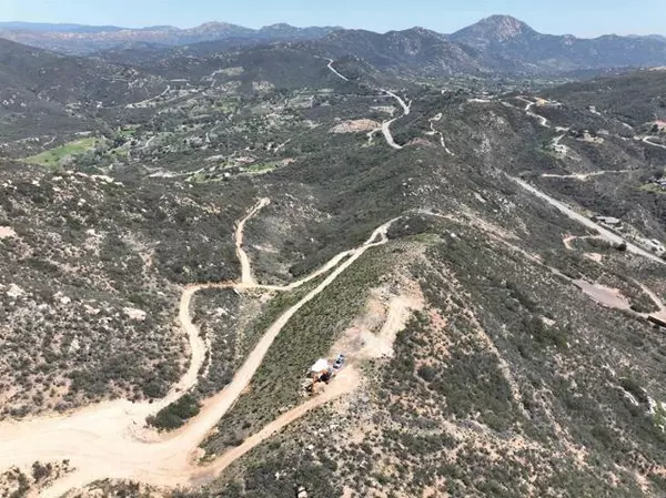 Jamul, CA 91935,15108 Skyline Truck TRL