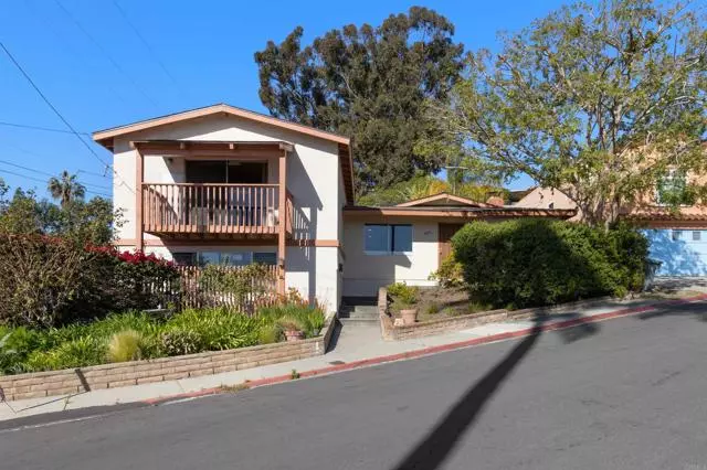 8055 El Capitan DR, La Mesa, CA 91942