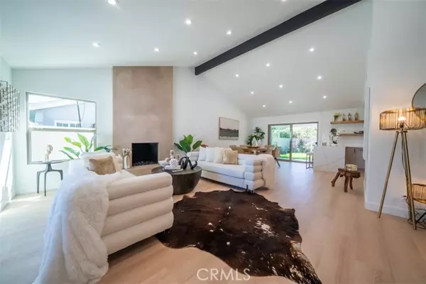 Van Nuys, CA 91406,7063 Jellico AVE