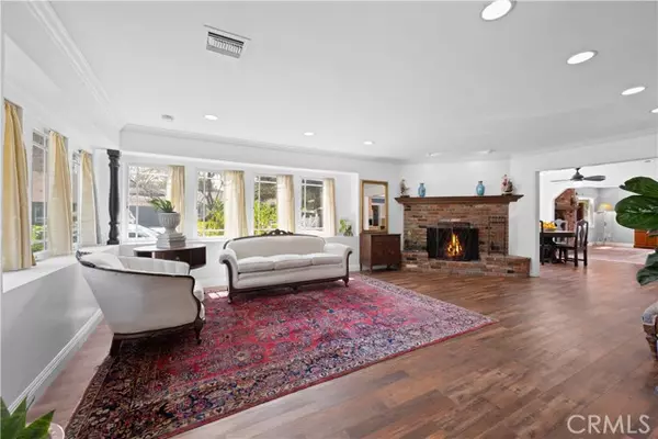 Newhall, CA 91321,24405 Derian DR