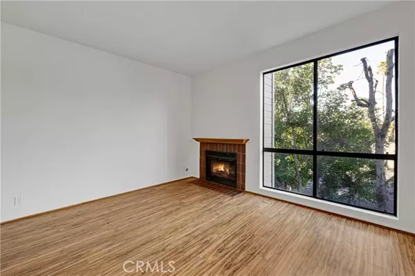 Sherman Oaks, CA 91423,13331 Moorpark ST 226