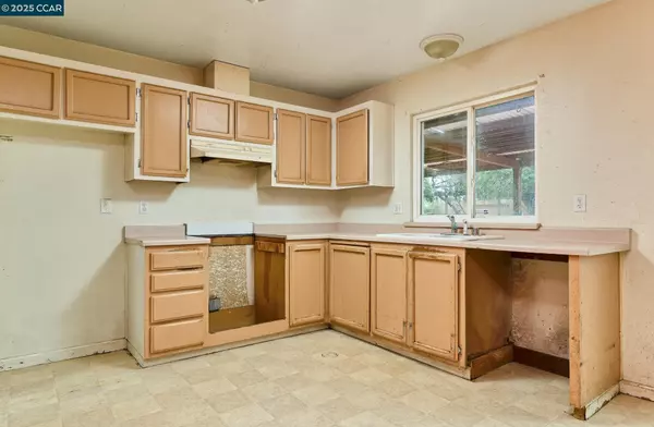 Suisun City, CA 94585,907 Shelduck Ct