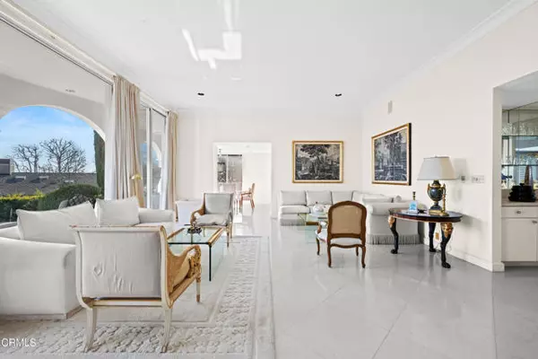 Los Angeles, CA 90069,8871 Collingwood DR