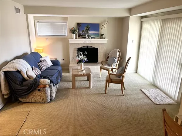 Tarzana, CA 91335,6379 Darby PL