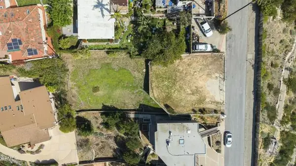 Ventura, CA 93001,445 Lupine WAY