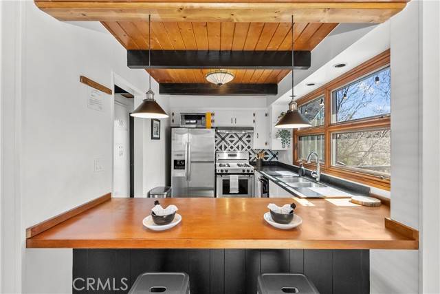 Lake Arrowhead, CA 92352,28886 Cedar DR