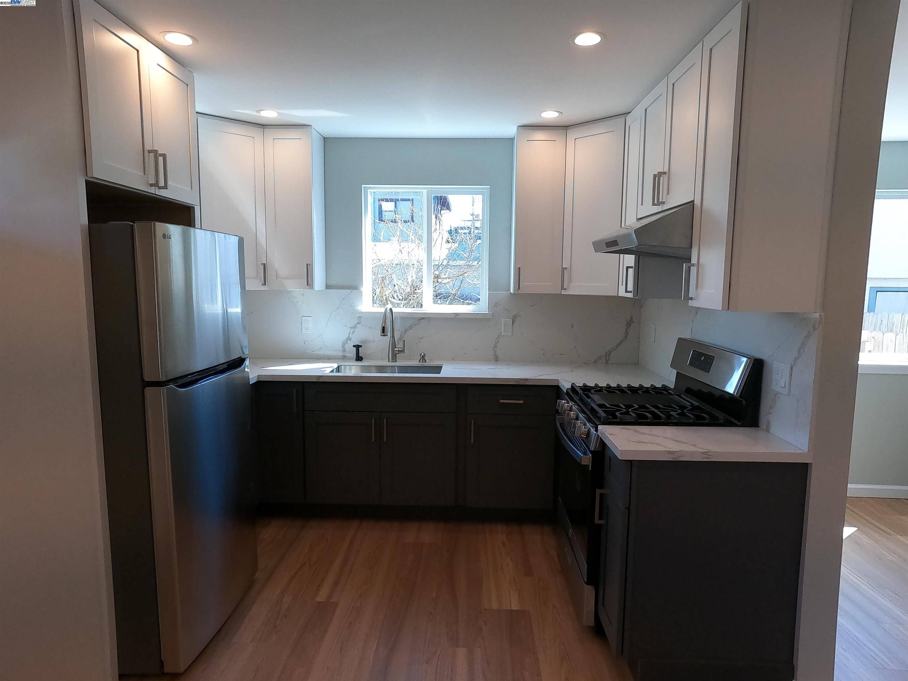 718 Foothill Blvd, Oakland, CA 94606