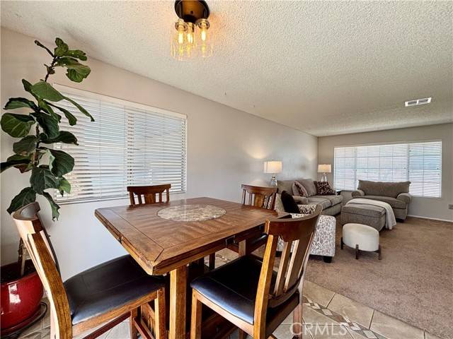 Joshua Tree, CA 92252,61947 Petunia DR