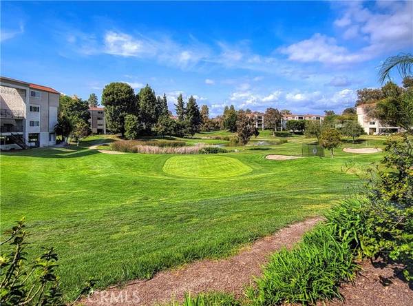 5487 paseo del lago c, Laguna Woods, CA 92637