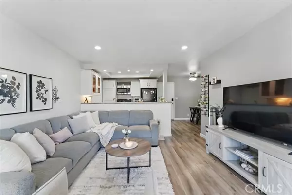 Long Beach, CA 90814,363 Newport AVE 102
