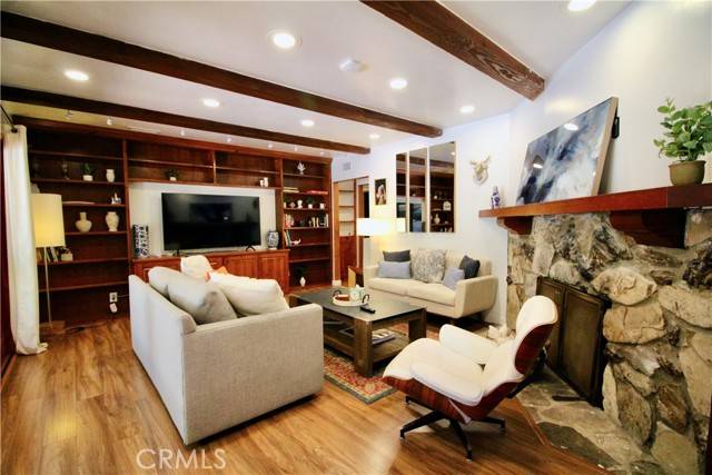Woodland Hills, CA 91364,4968 Reforma RD