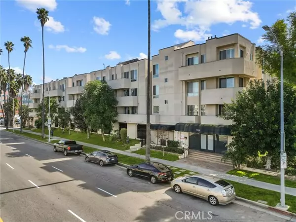 Reseda, CA 91335,19350 Sherman WAY 204