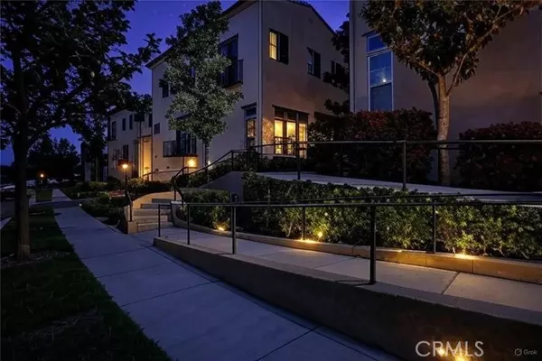 Corona, CA 92883,4445 Owens ST 105