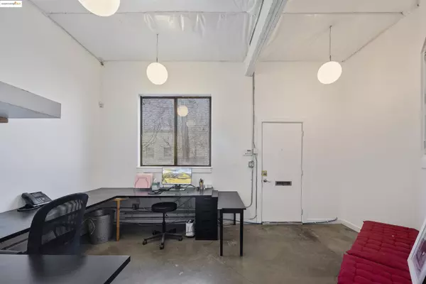 Oakland, CA 94608,3294 Louise St