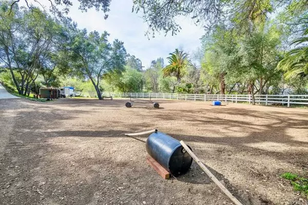 Escondido, CA 92026,25230 Jesmond Dene RD