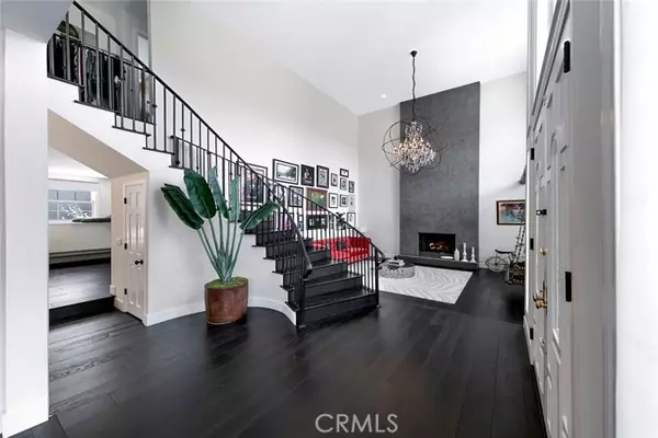 Los Angeles, CA 90046,2509 Apollo DR