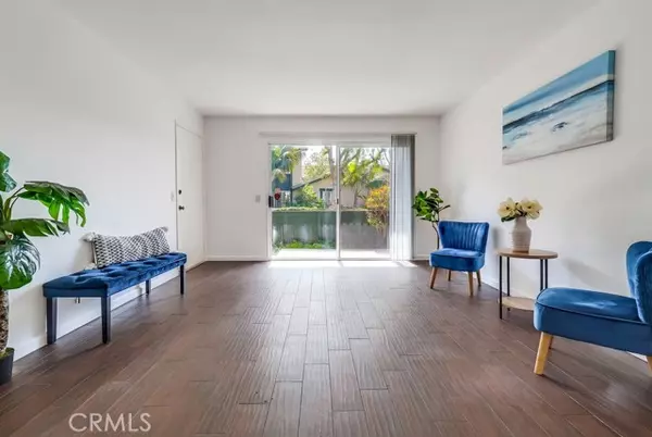 Lake Forest, CA 92630,23236 Orange AVE 5