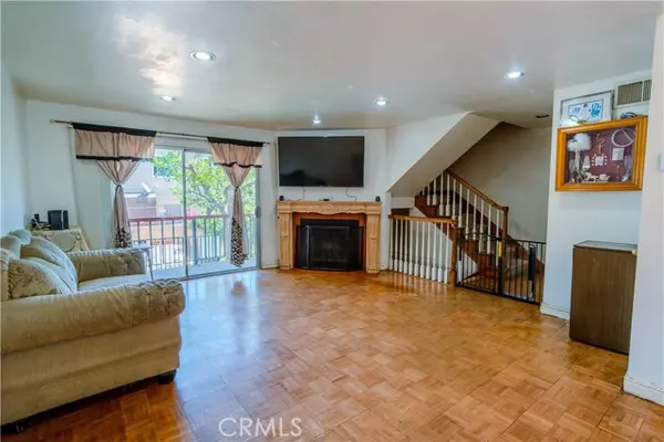 Sylmar, CA 91342,14287 Foothill BLD 33