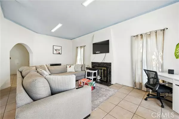 South Gate, CA 90280,3700 Santa Ana ST